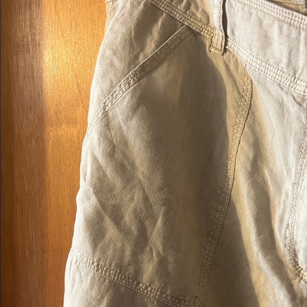 Tommy Bahama Women's Light Tan Capris 14 - Picture 5 of 9
